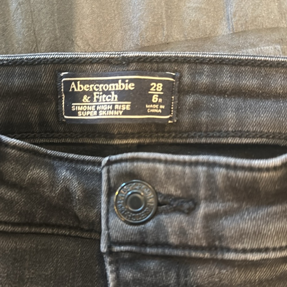 Bundle of 4: A & F skinny Jeans - Picture 12 of 15
